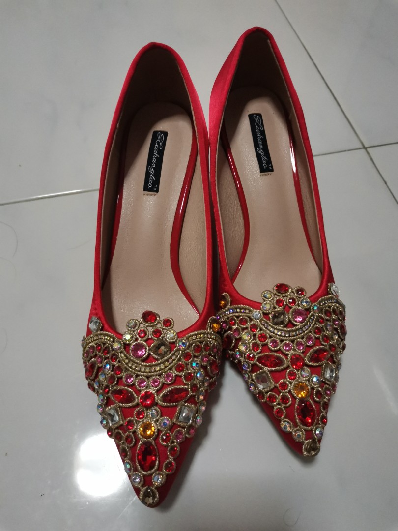 Red wedding shop shoes with rhinestones