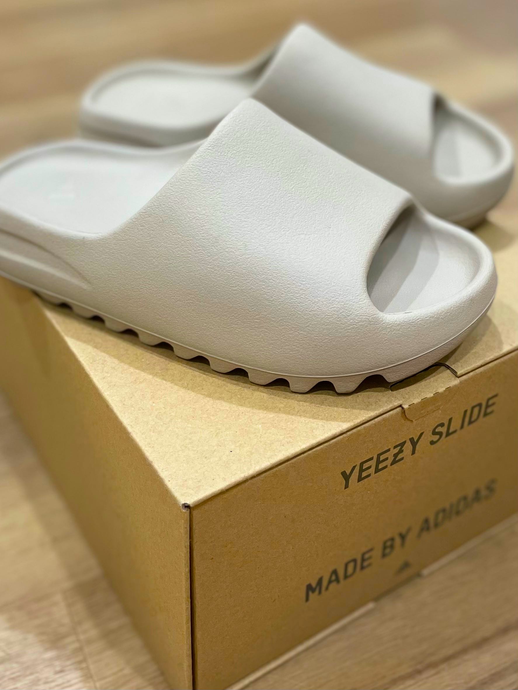 Yeezy pure slide UK 5 / EU38, Men's Fashion, Footwear, Flipflops and Slides  on Carousell