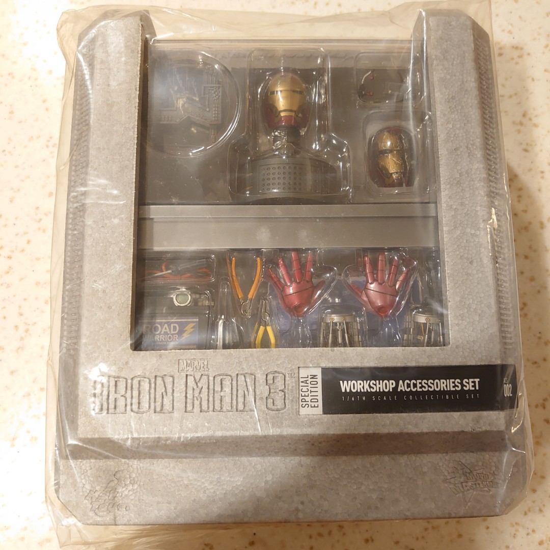 ACS002 Iron Man 3 Accessories Set Hot Toys, 興趣及遊戲, 玩具 & 遊戲類