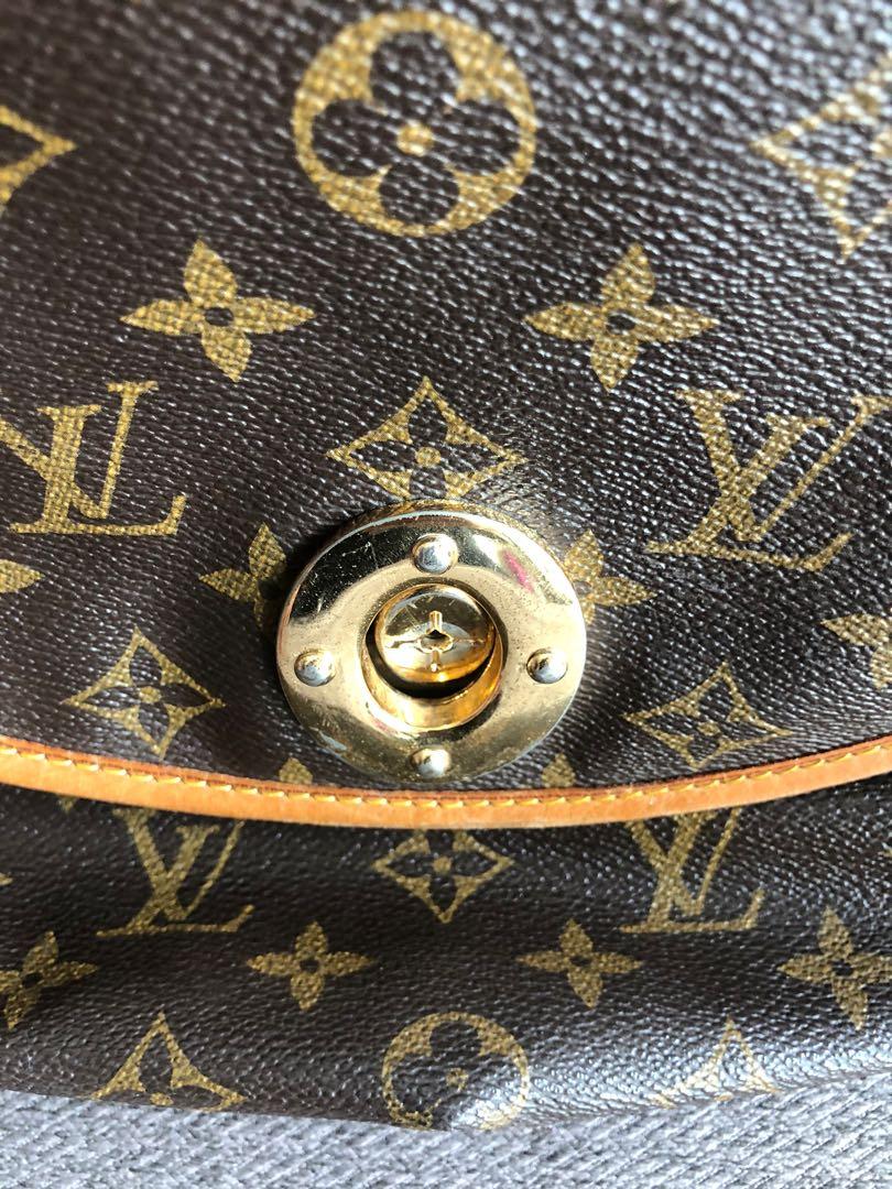 Authentic 100% LV TULUM (Category: Luxury Bags & Wallets) located in Manila. Submitted by sweetlips01 (Listing ID 1136279098, Image 3). Description: 100% Authentic LV Tulum, Clean Interior, Monogram Canvas is intact Flaws: Front Lock (bit zipper is working well), hardware scratches, few cracks in body and sling .
