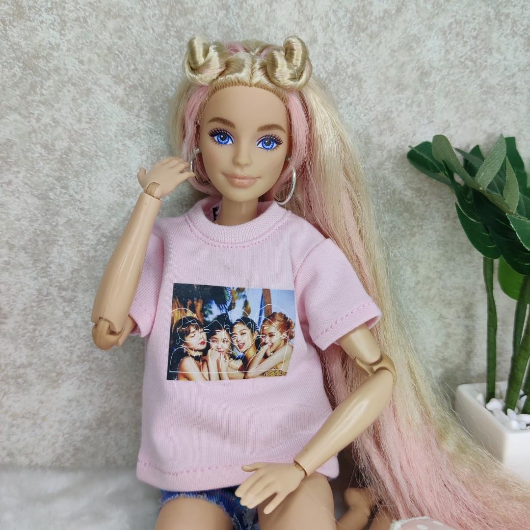 Black and pink on sale barbie shirt