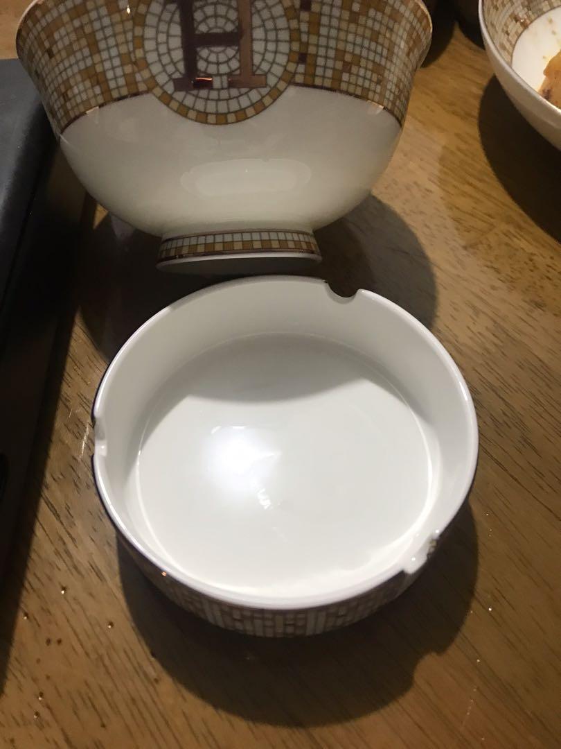 BNW IMPORTED CERAMIC H LOGO DESIGN ASH TRAY (Category: Other Kitchenware & Tableware) located in Manila. Submitted by stringkits (Listing ID 1136370505, Image 2). Description: BNW H ASH TRAY .
