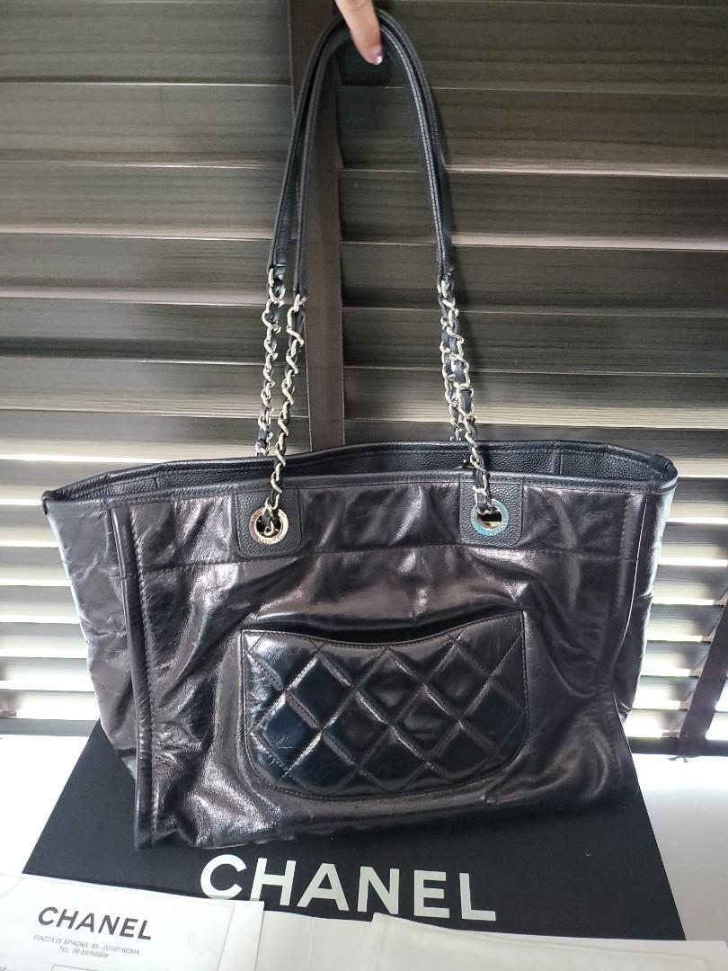 Chanel 2021 S/S Deauville medium tote bag, 名牌, 手袋及銀包- Carousell