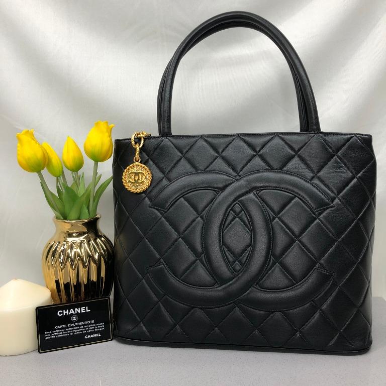 Chanel shoulder hot sale purse