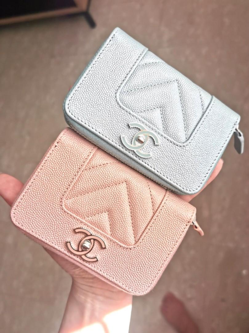 Chanel zipped card holder pink 2021 100%real and new, 女裝, 手袋及銀包, 銀包、卡片套-  Carousell