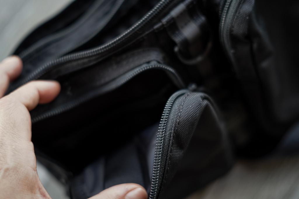 Chrome mxd notch sling bag top