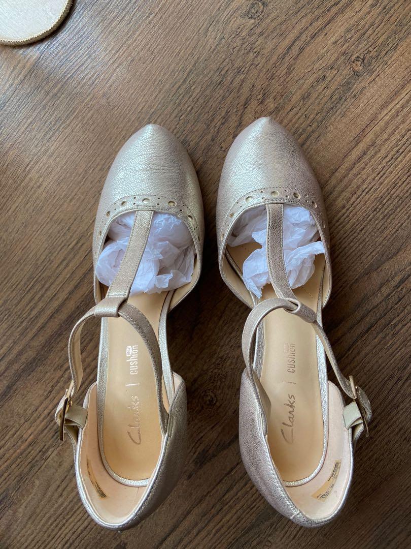 Dalia leah clarks deals