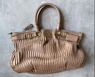 (Category: ) located in . Submitted by fashbuy (Listing ID 1136281209, Image 1). Description: .