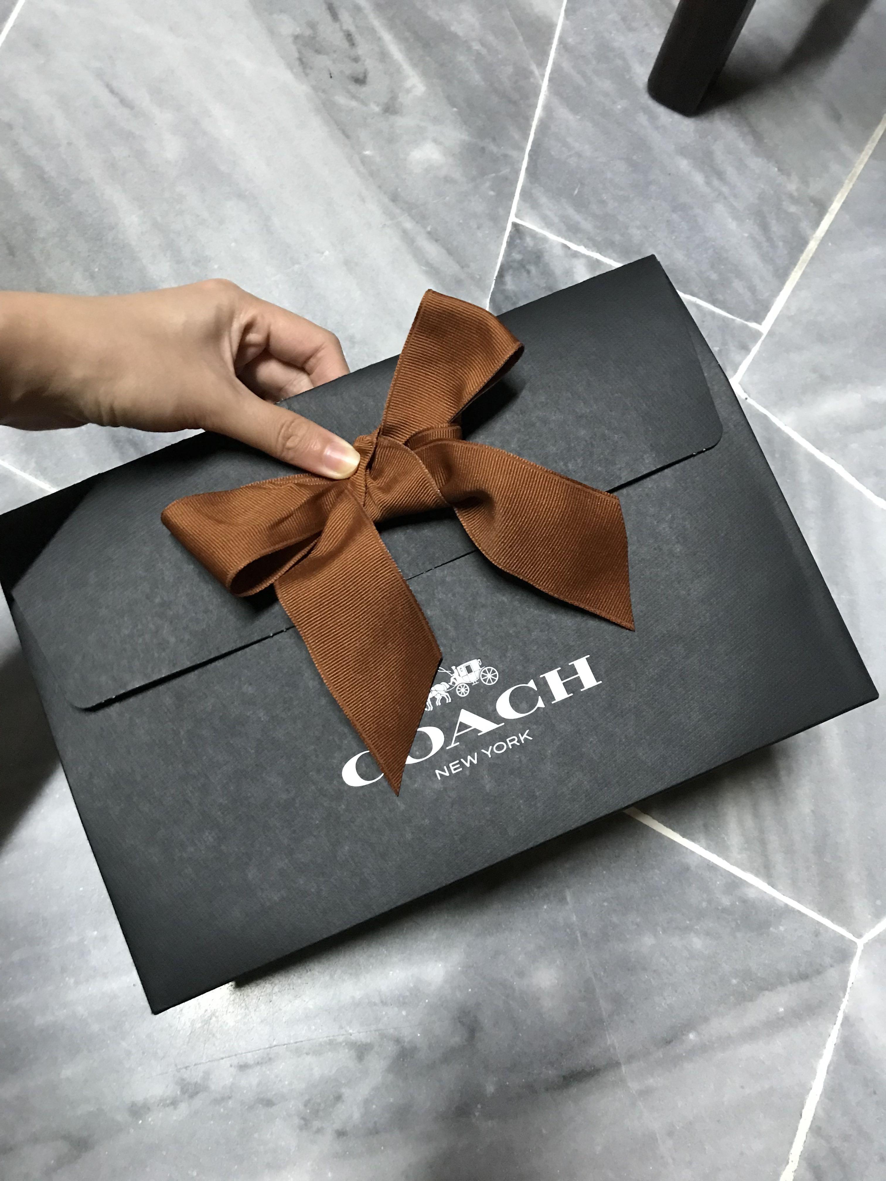 Black Edge Matt Laminated Luxury Gift Bags with Ribbon | Medium - 310x –  Nuelluxurypaperbag
