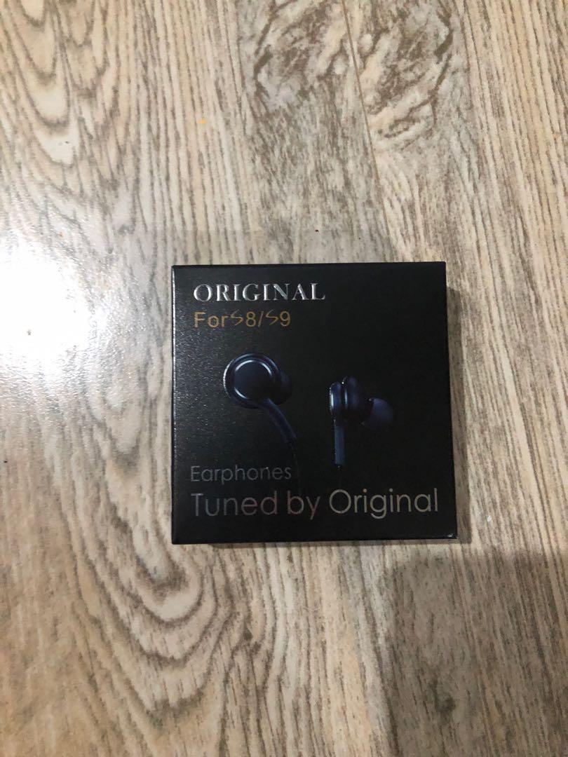 Earphones for Samsung galaxy (Category: Earphones) located in Candelaria. Submitted by azielkob (Listing ID 1136405286, Image 1). Description: Brandnew Original price is 450 Very affordable.