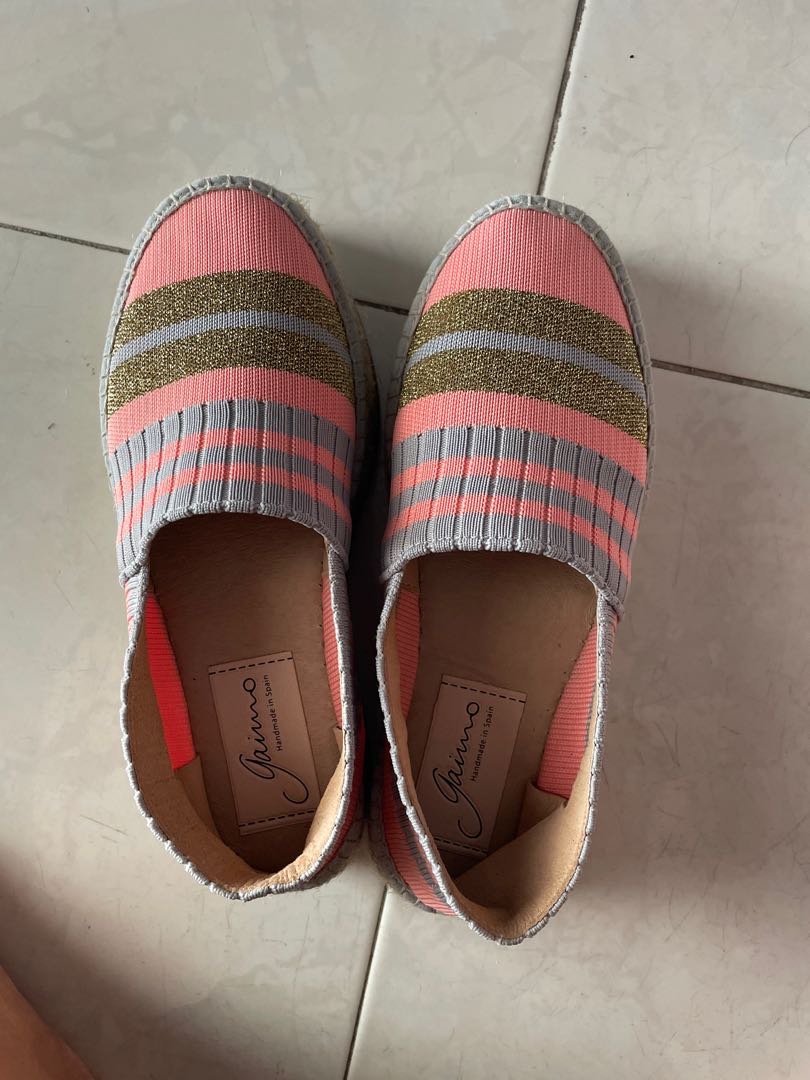 Gaimo Espadrilles in Pink/Gold, Women's Fashion, Footwear, Wedges on  Carousell