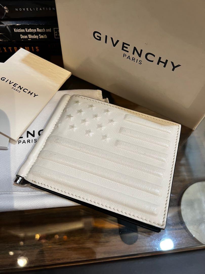 Givenchy card holder money clip (Category: Luxury Bags & Wallets) located in Cavite. Submitted by rraaa32 (Listing ID 1136404554, Image 1). Description: Givenchy American flag money clip card holder Swipe for SRP Pristine+ condition, Php 11.5konly! Inclusion : cardholder, dustbag, box , card.