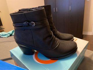 Heeled boots
