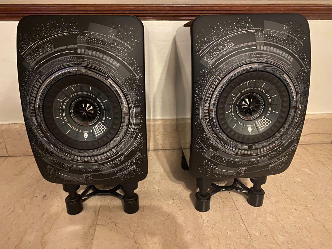 KEF LS50 Wireless Nocturne Edition with IsoAcoustic stands
