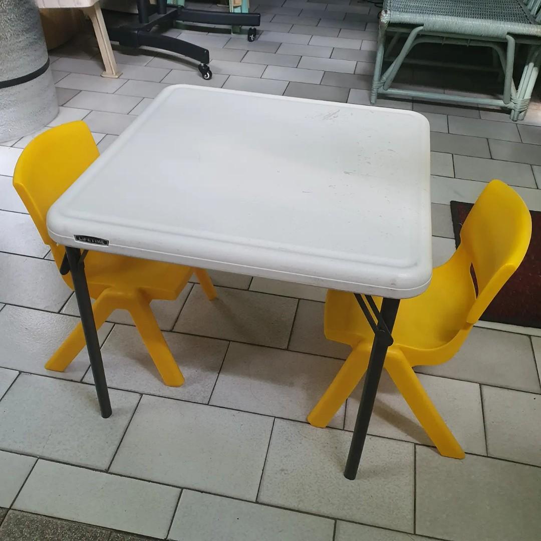 Lifetime kids table with sales 4 chairs