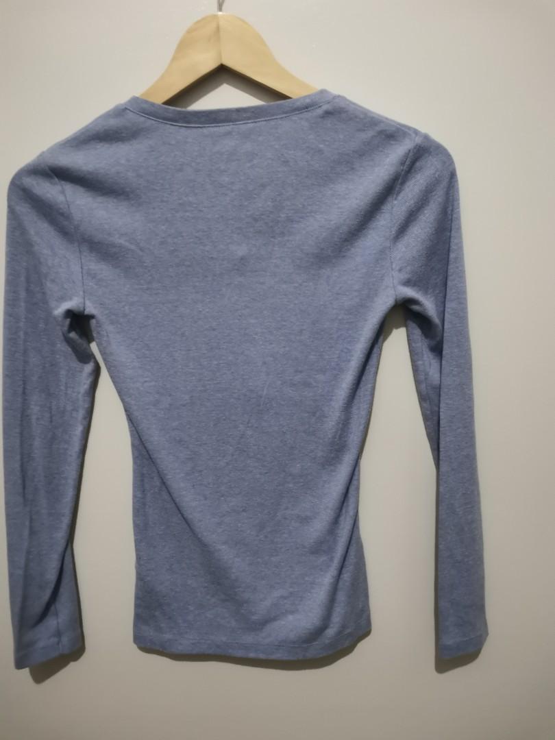 Long-sleeved v-neck Tommy Hilfiger (Category: Longsleeves) located in Quezon City. Submitted by traroro (Listing ID 1136443469, Image 3). Description: .