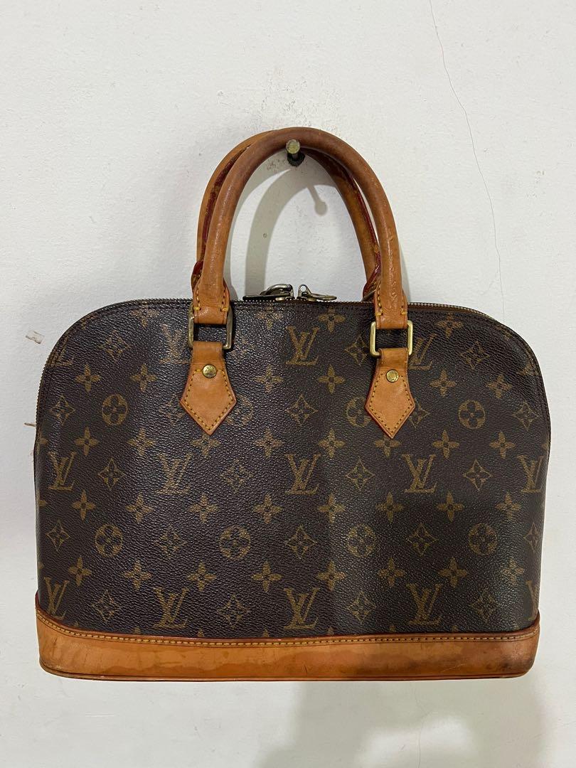 Louis Vuitton alma vintage, Barang Mewah, Tas \u0026 Dompet di Carousell