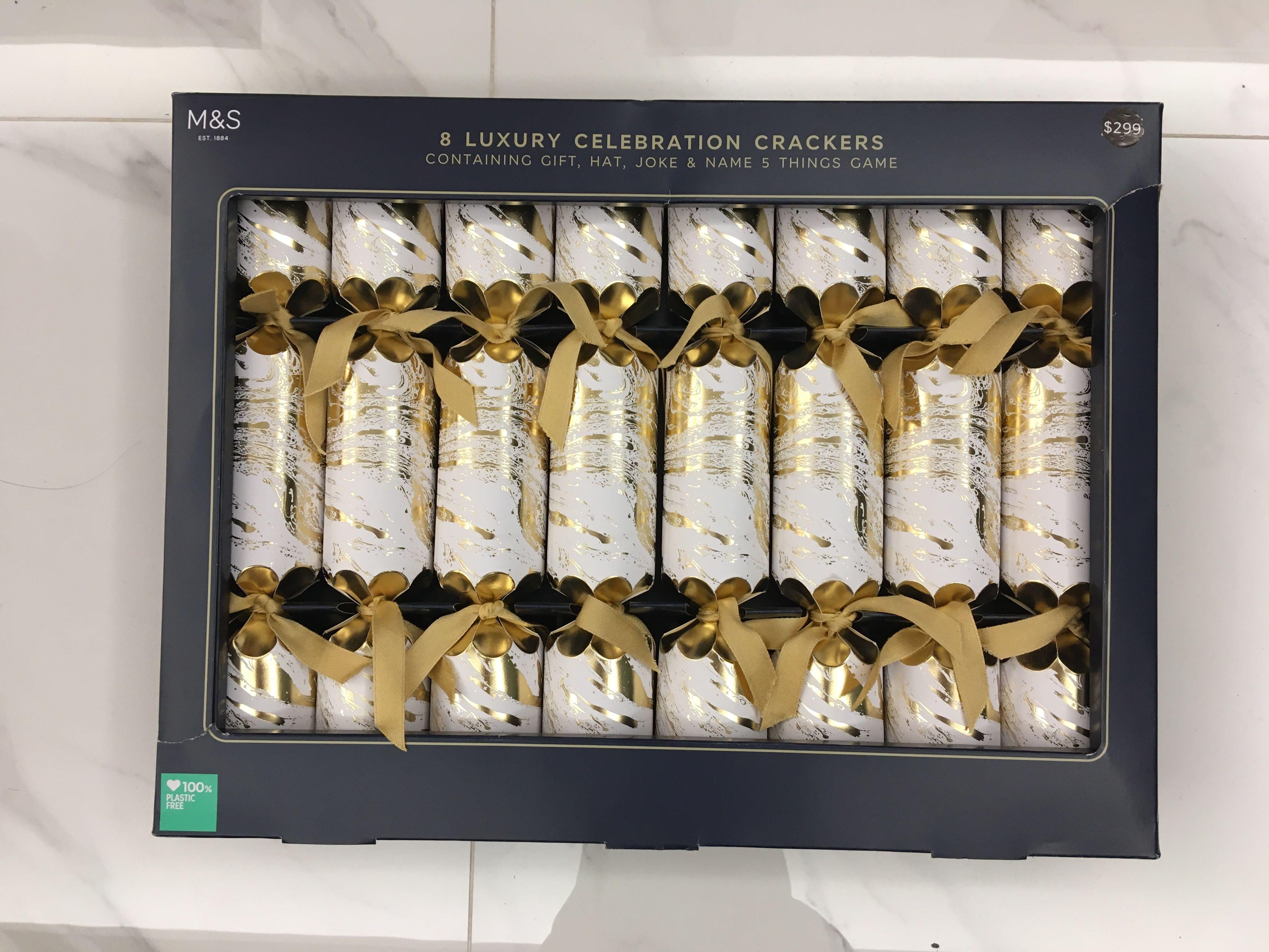 Marks & Spencer Luxury Crackers, 興趣及遊戲, 手作＆自家設計, 文具及工藝 節日佈置及裝飾