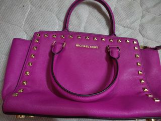 (Category: ) located in . Submitted by hafsha.shop (Listing ID 1136355453, Image 1). Description: .