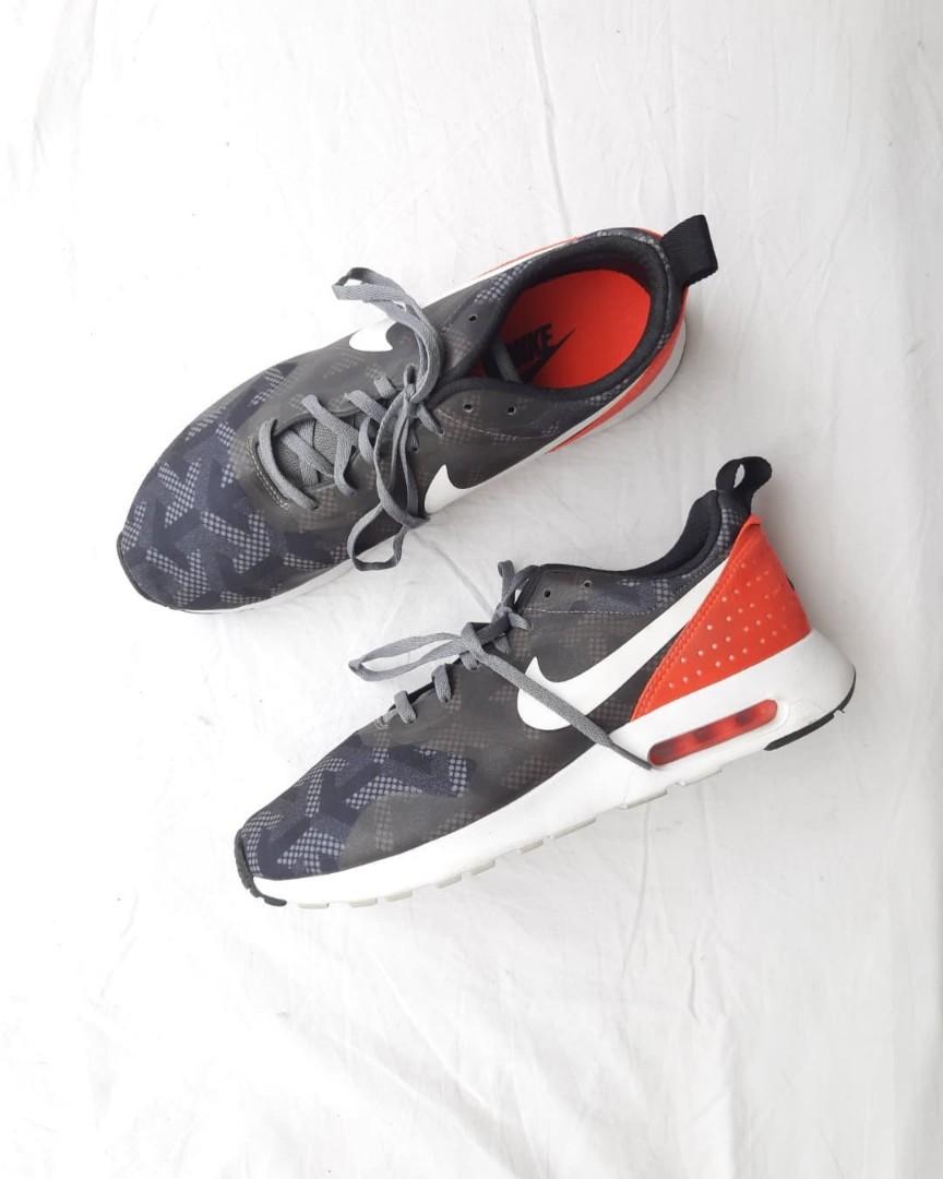 Nike air max tavas grey red on sale
