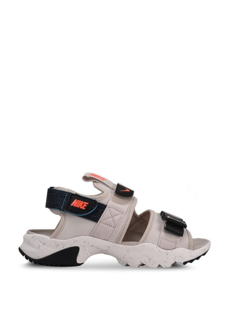 sandal gunung wanita Nike Canyon 30122021005