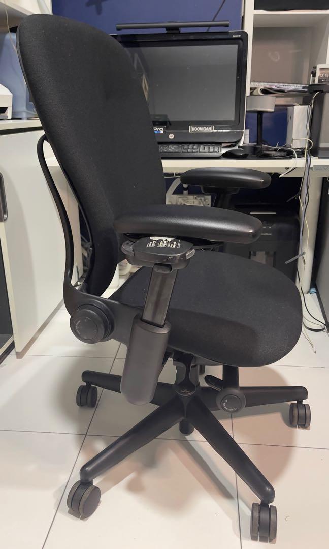 Steelcase fully loaded leap ergonomic Office chair v1 highback with adjustable 4D arm (Category: Chairs) located in Kuala Lumpur. Submitted by displayelement1 (Listing ID 1136450367, Image 3). Description: Item in great working condition Cosmetic 9/10 Function 10/10 Come for view and test the chair We are located at damansara jaya Text me for any enquiry Slightly negotiable.