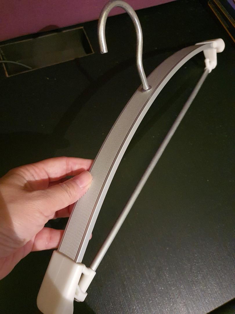 54 Aluminium Hangers No more Shoulder Bumps! Sturdy & Light