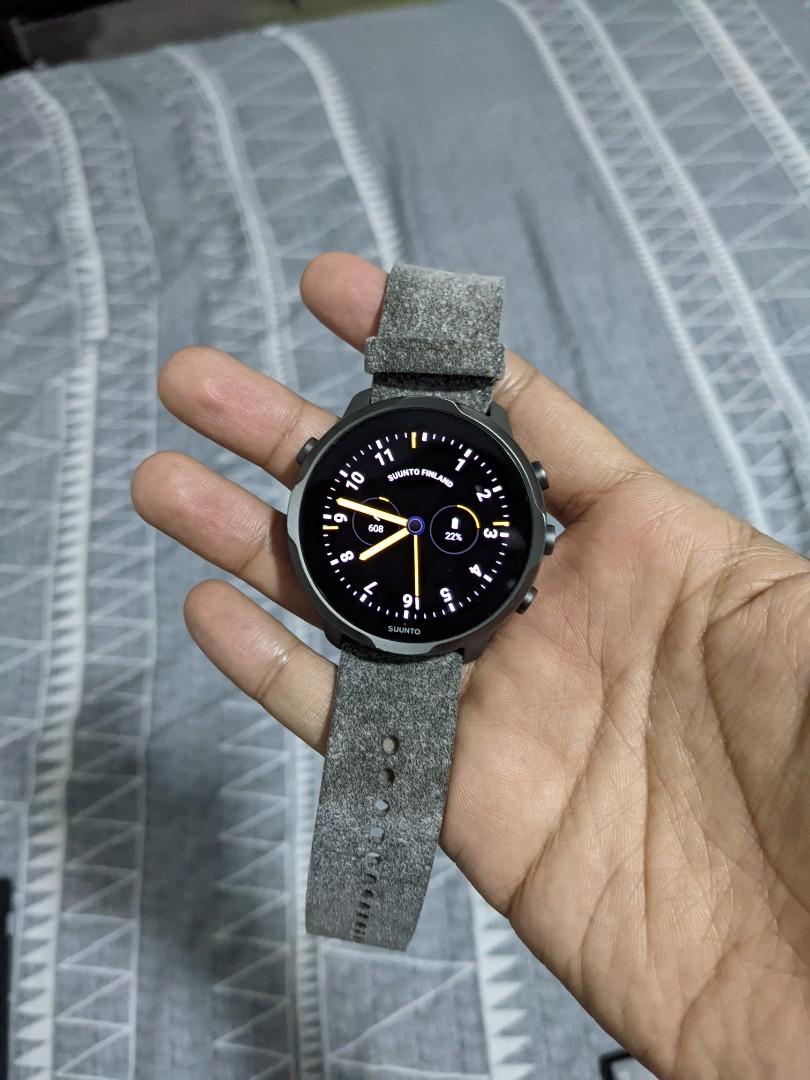 Suunto 7 graphite limited edition grey, Men's Fashion, Watches