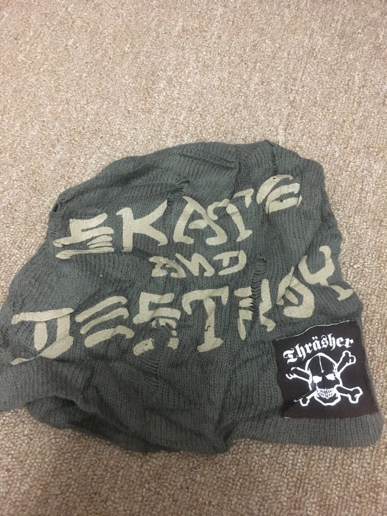 Skate and store destroy beanie