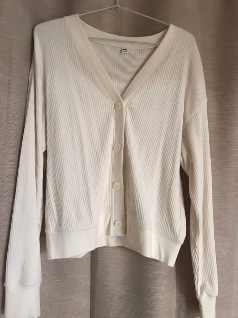 UNIQLO CARDIGAN BROKEN WHITE, Fesyen 