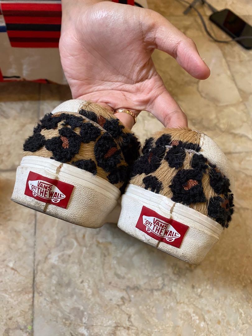 Vans store pvj top