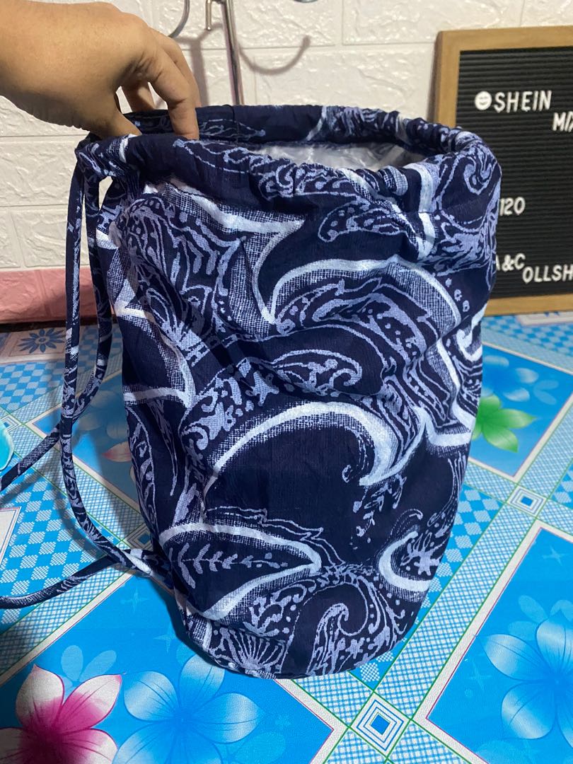 VERA BRADLEY DITTY BAG Luxury Bags Wallets on Carousell