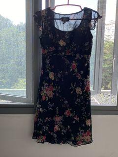 vintage thrifted rose flutter sleeves dress 🖤🌷