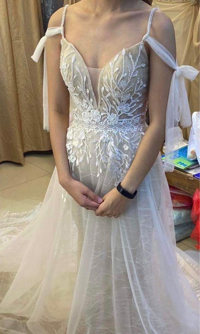 Preloved Wedding Gown for Sale, Women's Fashion, Dresses & Sets