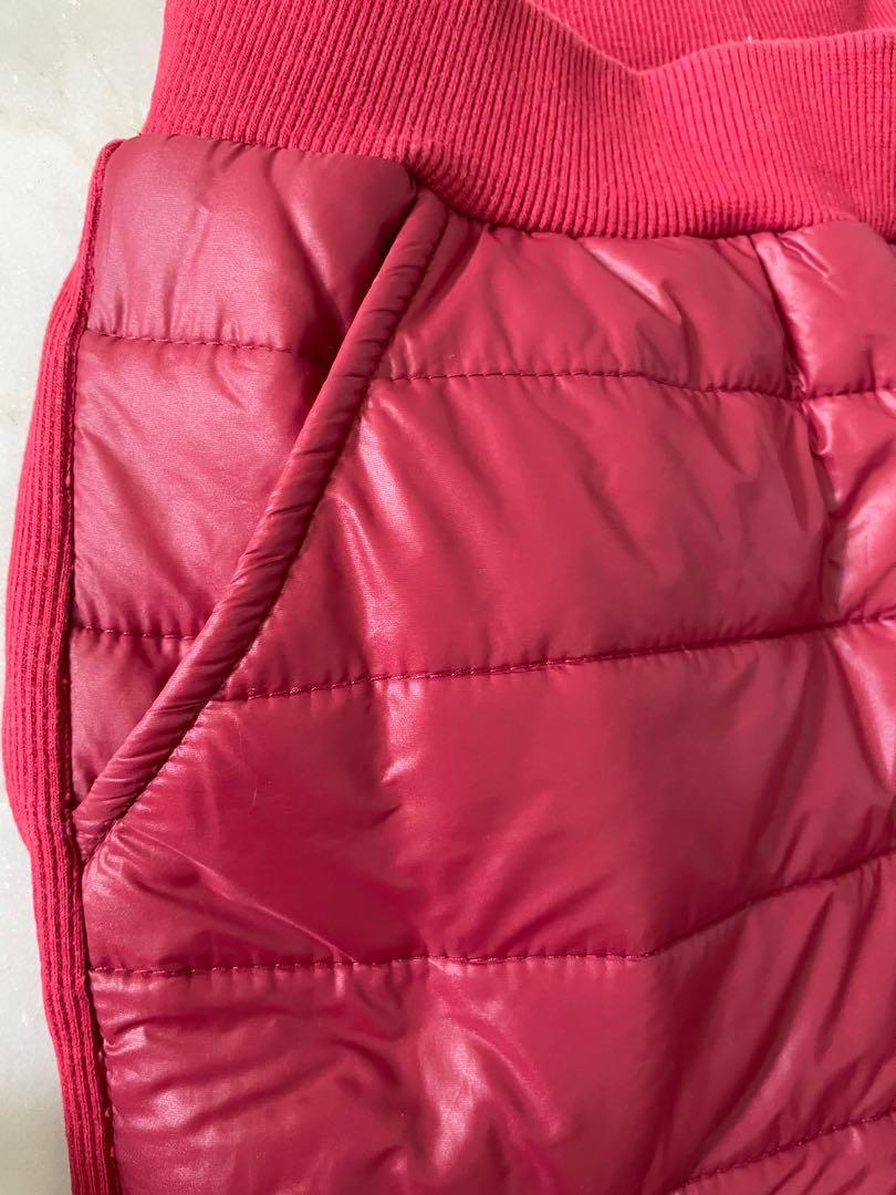 Winter Jacket (Category: Babies & Kids Fashion) located in Singapore. Submitted by mickeymouss (Listing ID 1136294259, Image 5). Description: Uniqlo winter jacket size 150, wore few times. Giving away free winter pants from Korea..