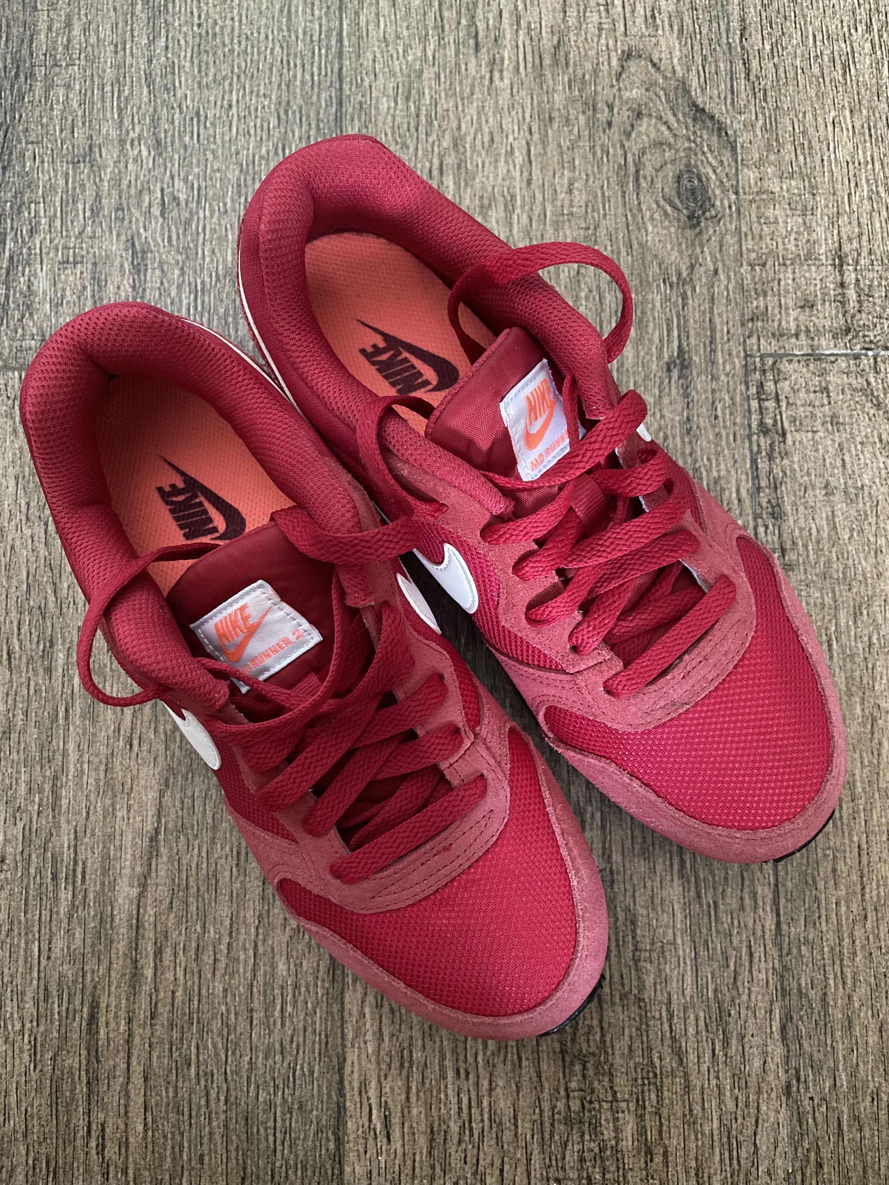 ladies nike md runner