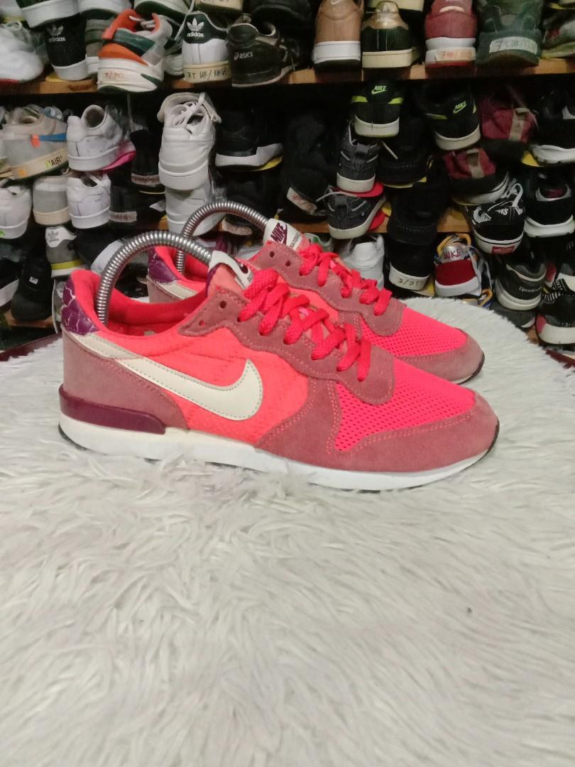 6 uk kasut nike internationalist harga siap pos sm Women s Fashion Footwear Sneakers on Carousell