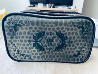 由 givenchy8 (刊登 ID 1188056309，圖片 1) 提交，位於 的 (類別：)，說明：。