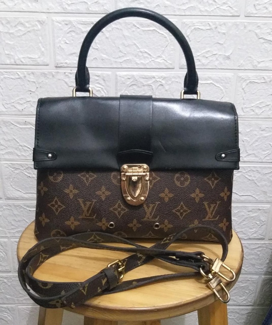 Preloved Louis Vuitton Monogram Very One Handle Handbag AH2137 92123. Off Flash