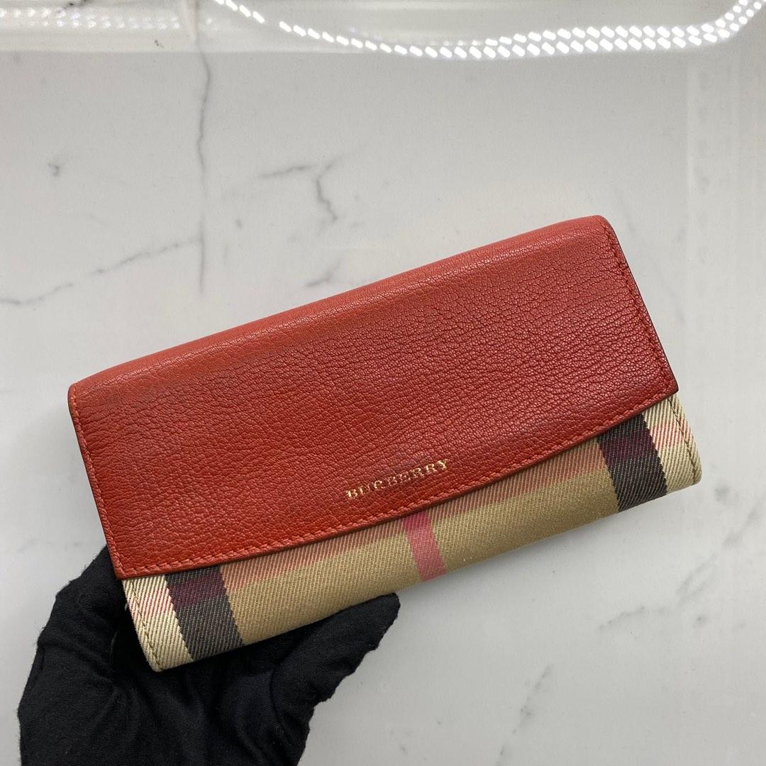 Burberry Wallet, Women's Fashion, Bags & Wallets, Wallets & Card holders on  Carousell