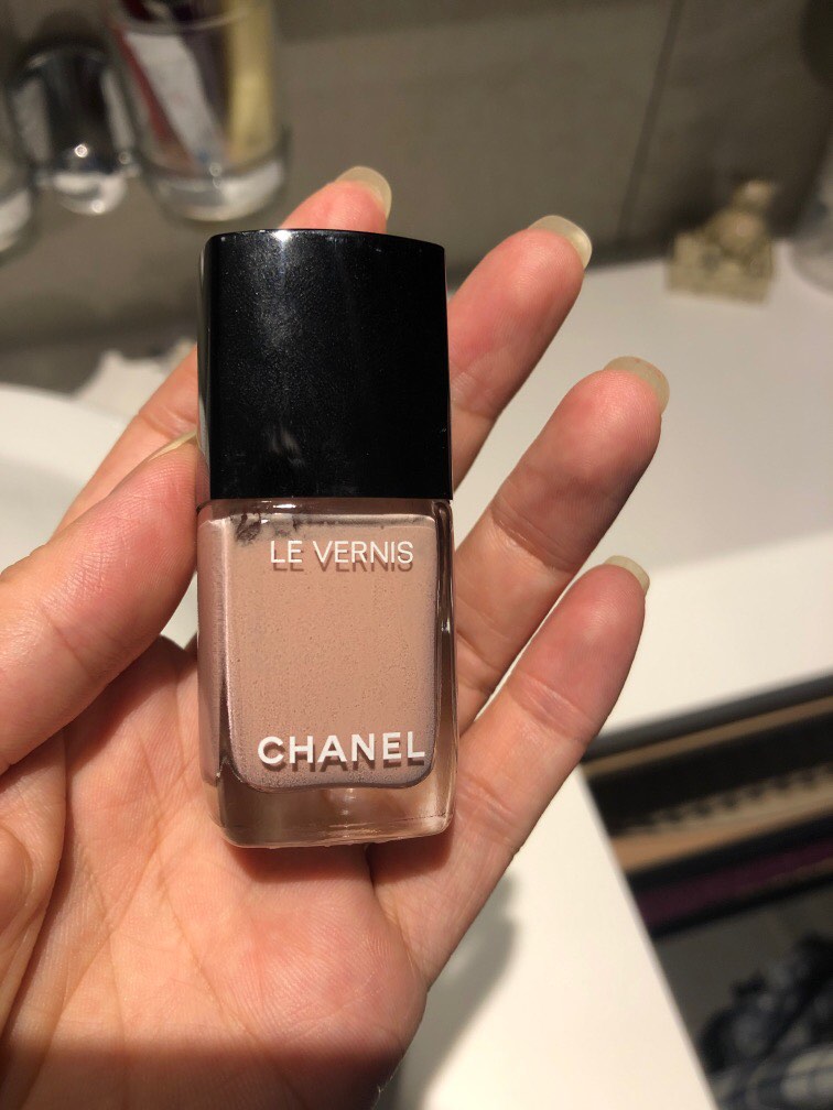CHANEL Le Vernis 504 Organdi Nail Colour, Beauty & Personal Care, Hands &  Nails on Carousell