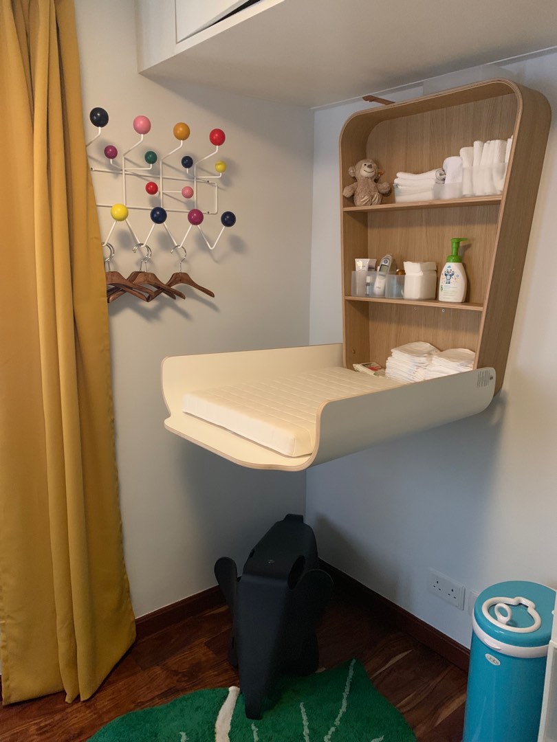 Charlie and Crane Paris Changing Table (wallmounted), 兒童＆孕婦用品, 兒童傢具
