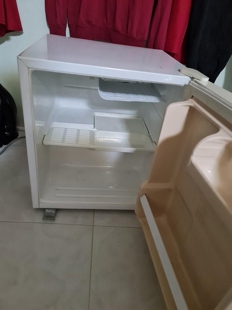 Cornell Bar Fridge, TV & Home Appliances, Kitchen Appliances