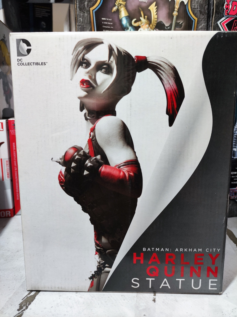 DC Collectibles Batman Arkham City Statue Harley Quinn, Hobbies & Toys ...