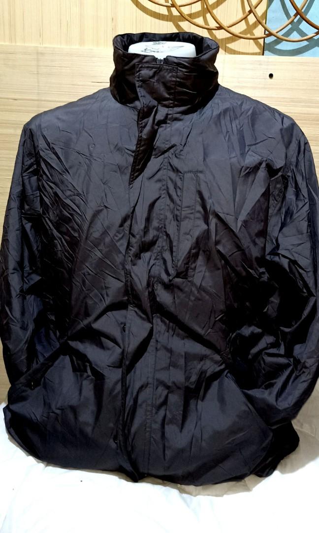Dunlop Collection Windbreaker Jacket (Pre-owned) medium (Category: Coats, Jackets and Outerwear) located in Baguio. Submitted by kayekathh (Listing ID 1188175924, Image 2). Description: Dunlop Collection Windbreaker Jacket (Pre-owned) medium Excellent Condition measurements width 23 Length 23.