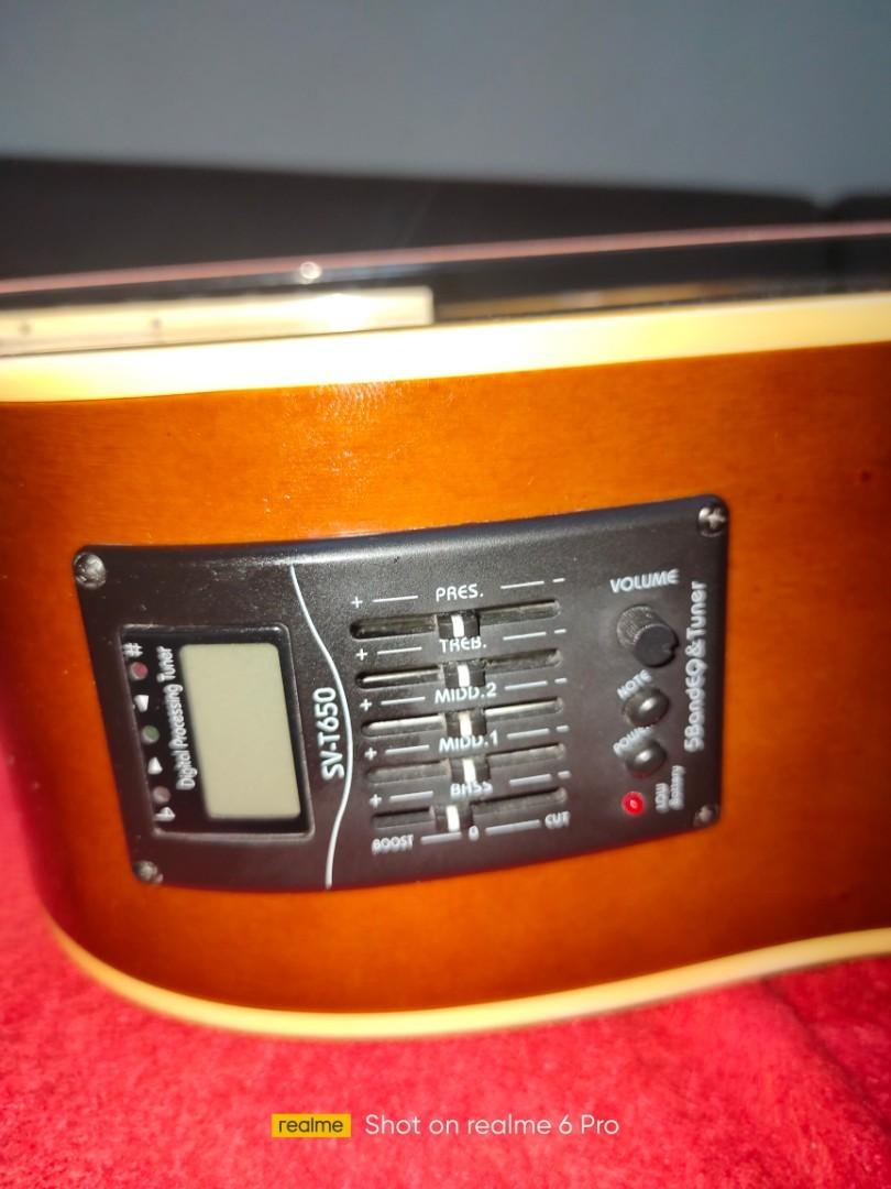 FENDER ACOUSTIC GUITAR WITH BUILTIN PICKU& TUNER, Hobbies & Toys