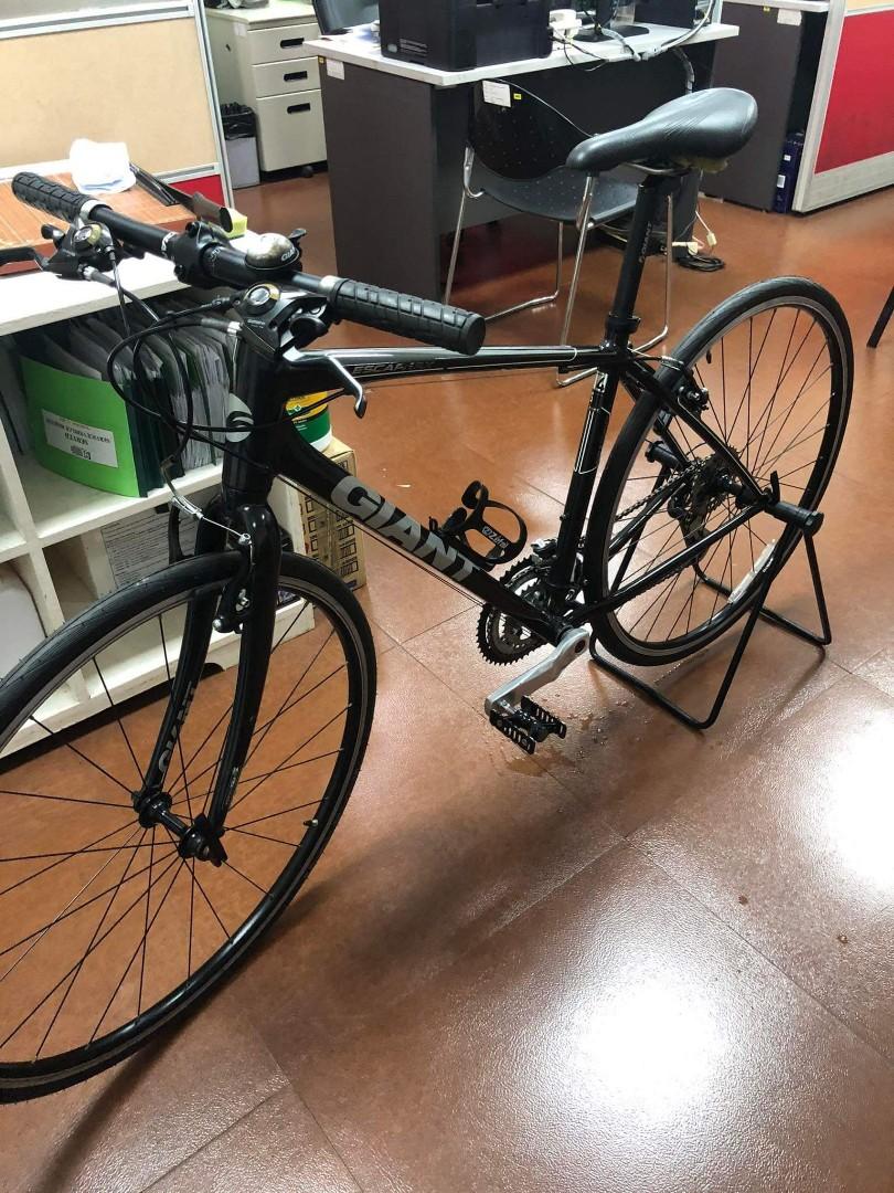 For Sale Giant Escape 4 Hybrid Sports Equipment Bicycles