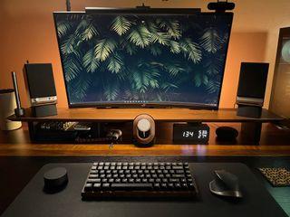 Fully Modded, Walnut Skin Frame, Hot-swappable Custom Mechanical Keyboard (RK84, 75% layout, Silent White linear switches, wired/wireless)
