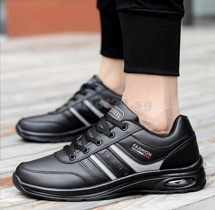 Golf shoes BRAND NEW IN STOCK