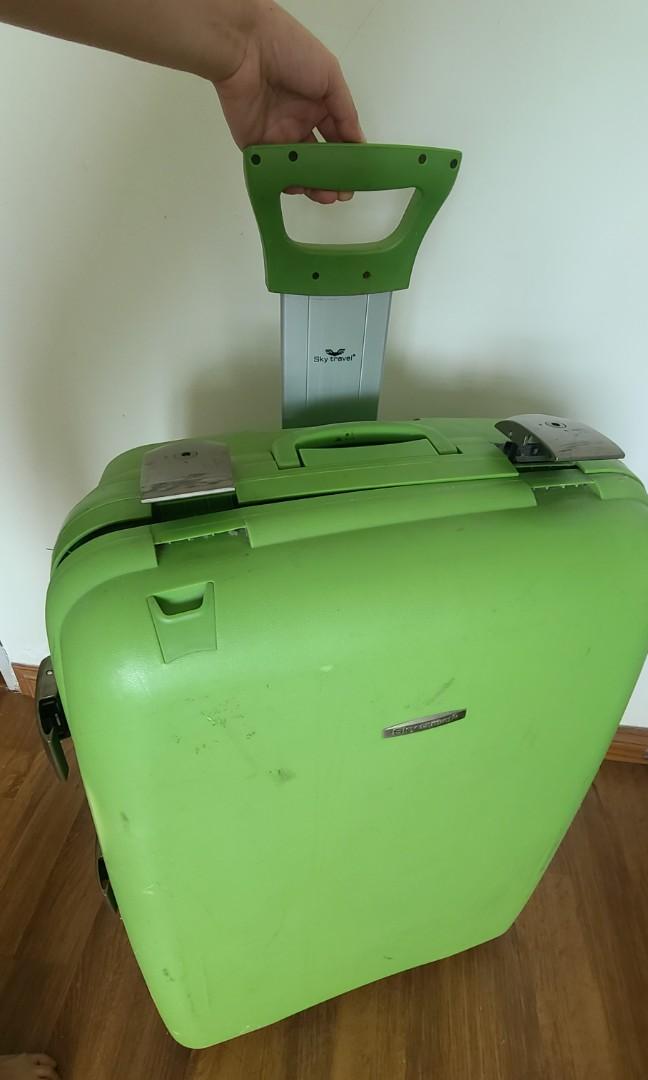 Hard Case Luggage 28 inch, Hobbies & Toys, Travel, Luggages on Carousell